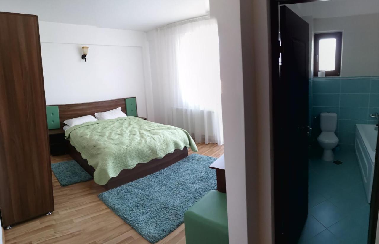 Passa Tempo Hotel Suceava Bagian luar foto