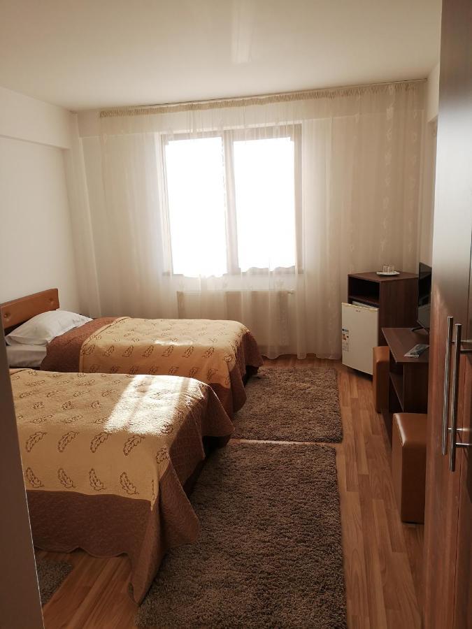 Passa Tempo Hotel Suceava Bagian luar foto
