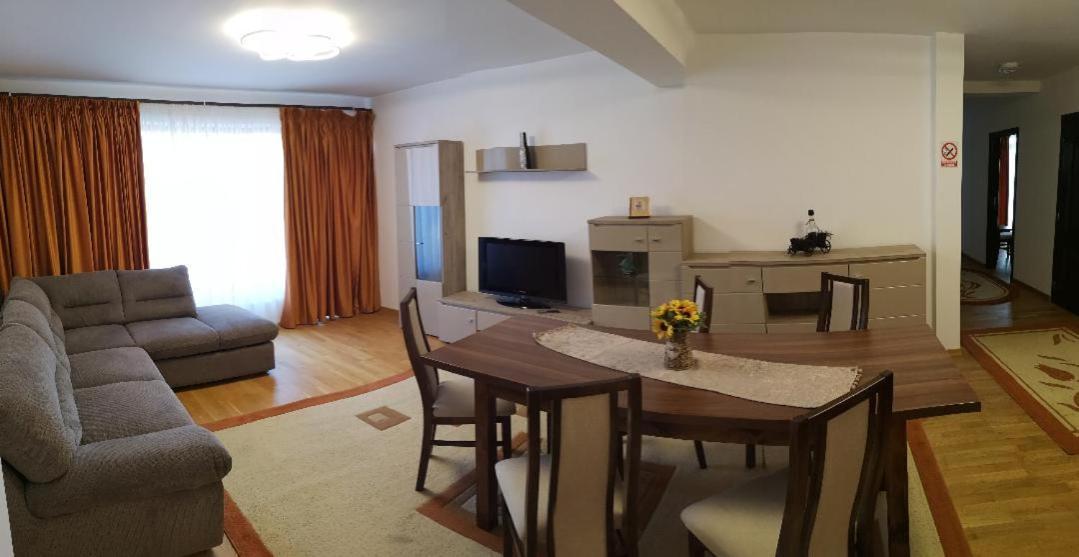 Passa Tempo Hotel Suceava Bagian luar foto
